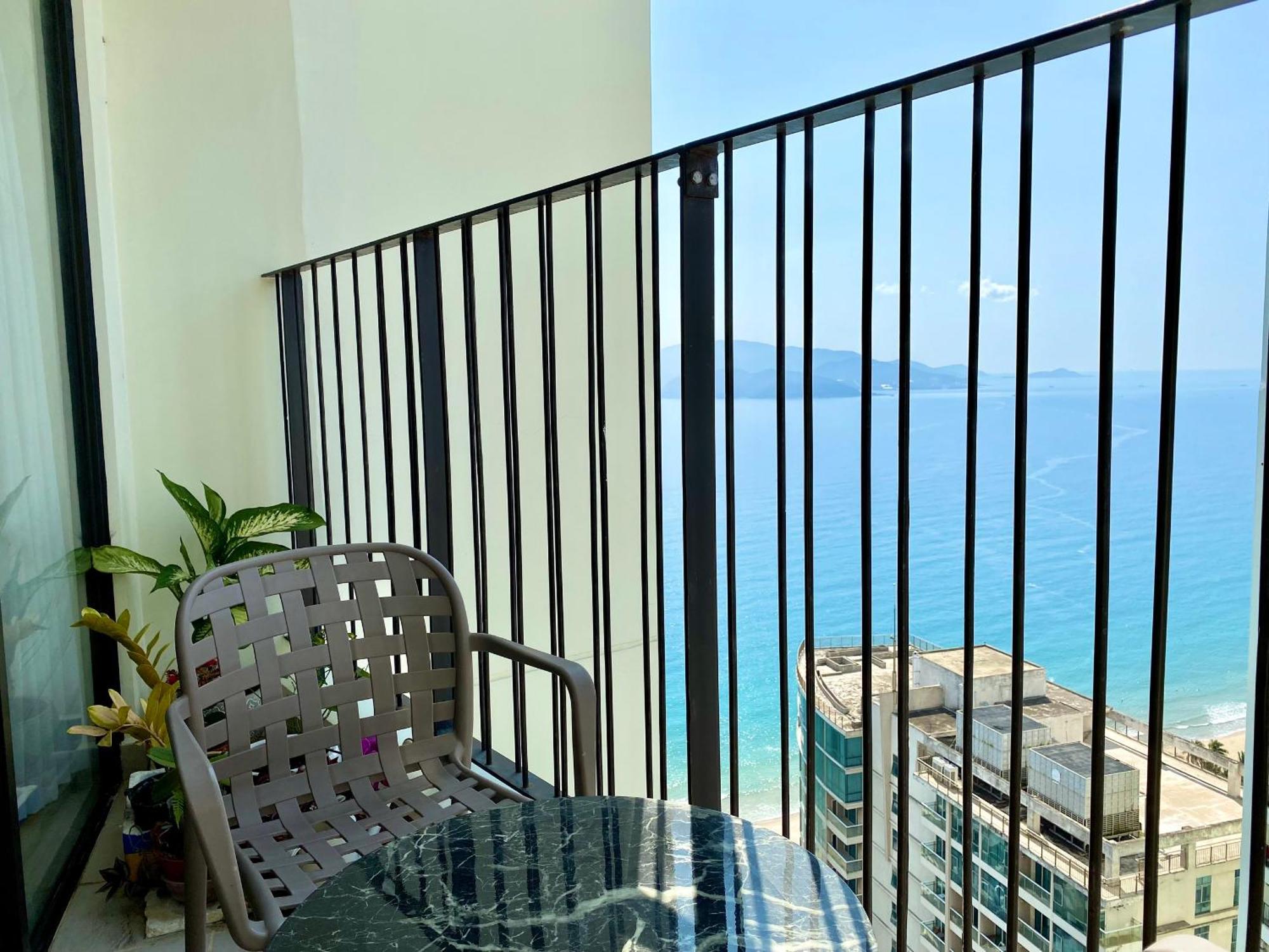 Wise Stay Gold Coast Apartment Нячанг Номер фото